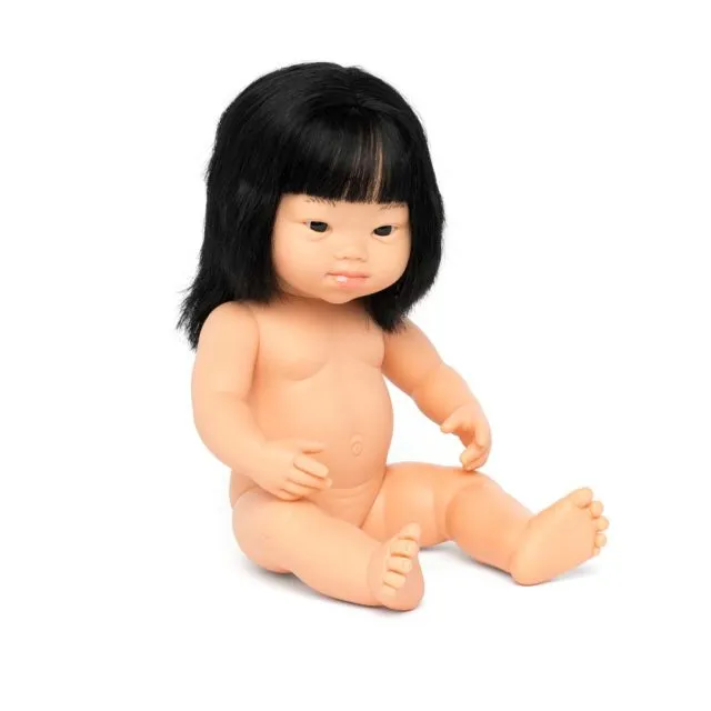 Muñeco Bebé Asiática con Síndrome de Down 38cm (Chica) (Bolsa)